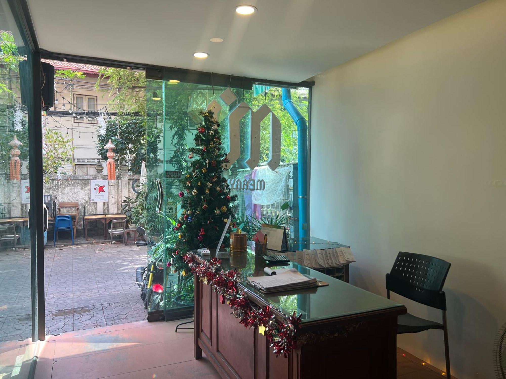 Merry V Guesthouse กรุงเทพมหานคร ภายนอก รูปภาพ